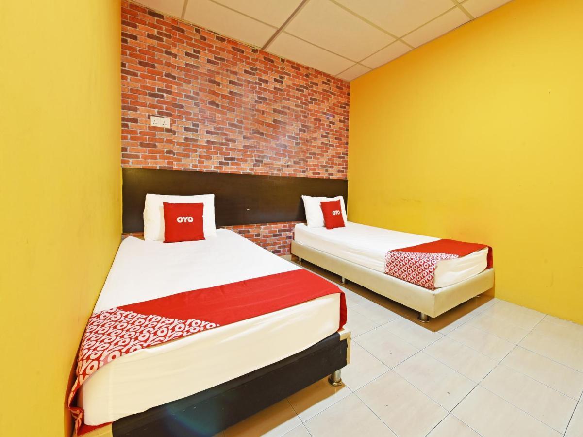 Oyo 90363 Nyamanya Inn Kuantan Extérieur photo